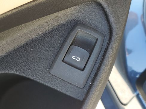 Used 2024 BMW 430i Convertible w/ Convenience Package image 22