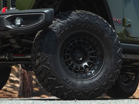 Used 2023 Jeep Gladiator Rubicon image 3