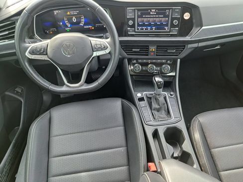 Used 2024 Volkswagen Jetta SE FWD image 20
