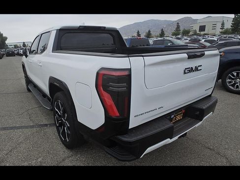 Used 2025 GMC Sierra EV Denali AWD/4WD image 7