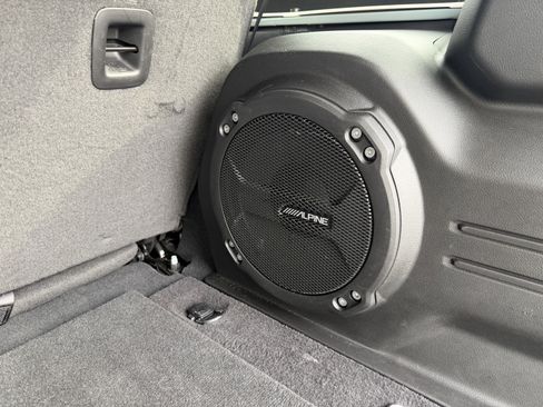 Used 2024 Jeep Wrangler Sport S image 27