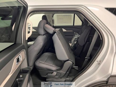 New 2026 Ford Explorer Active RWD image 37