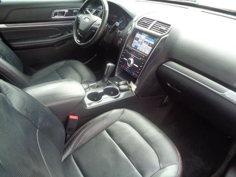 Used 2018 Ford Explorer Sport w/ Equipment Group 401A AWD/4WD image 36