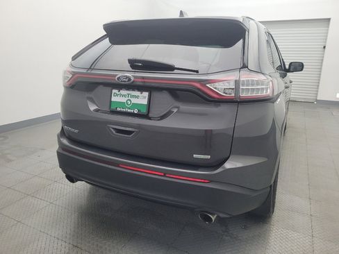 Used 2018 Ford Edge SE image 7