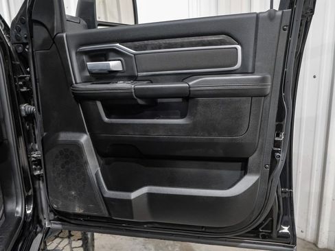 Used 2024 RAM 2500 Big Horn w/ Sport Appearance Package image 44