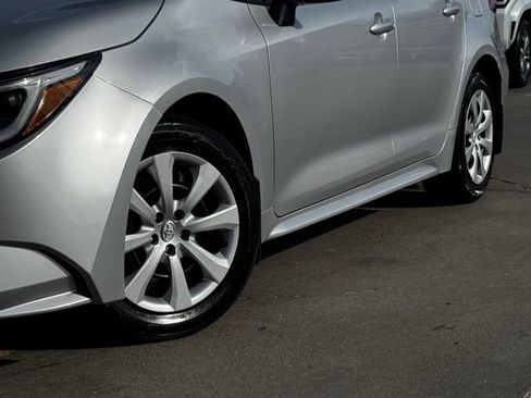 Used 2025 Toyota Corolla LE FWD image 11