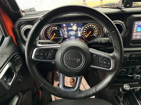 Used 2018 Jeep Wrangler Unlimited Sahara AWD/4WD image 23