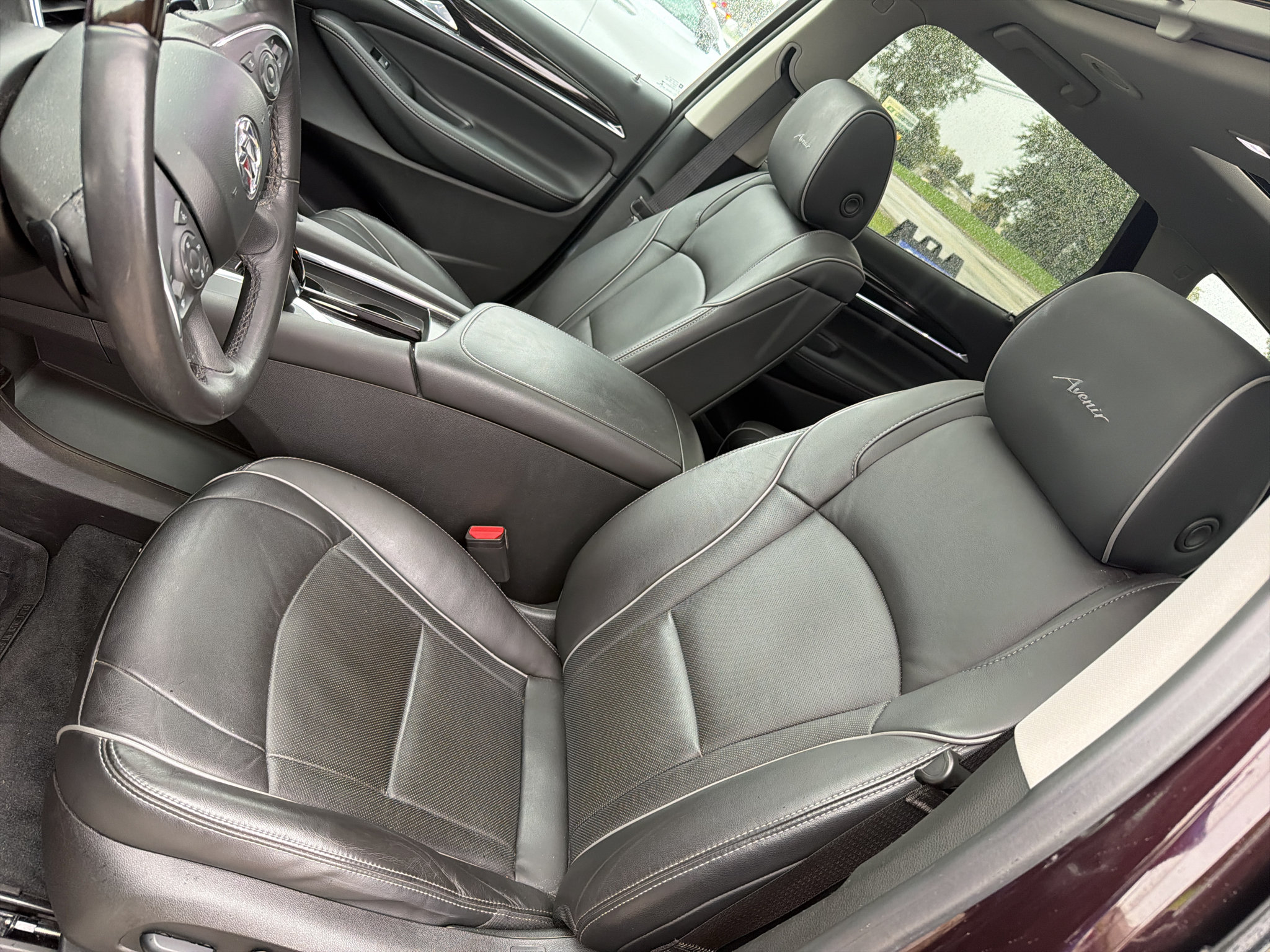 Used 2021 Buick Enclave Avenir w/ Avenir Technology Package AWD/4WD image 7