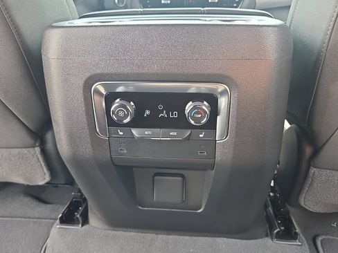 Used 2026 Chevrolet Suburban LT w/ Comfort Package AWD/4WD image 35