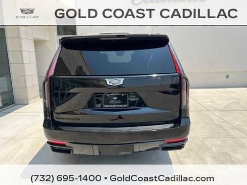 Used 2023 Cadillac Escalade ESV Sport Platinum w/ LPO, ONYX Package AWD/4WD image 3