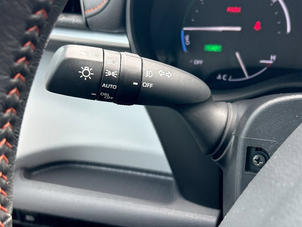 Used 2024 Toyota Sienna XSE FWD image 25