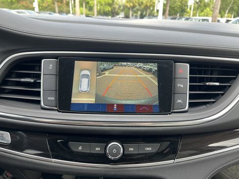 Used 2019 Buick Enclave Premium w/ Experience Buick Package FWD image 25