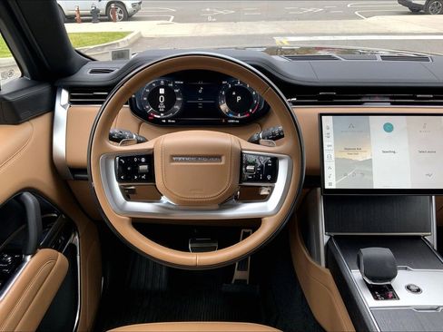 Used 2025 Land Rover Range Rover Long Wheelbase SE image 5