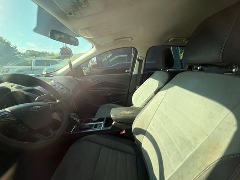 Used 2017 Ford Escape S FWD image 9