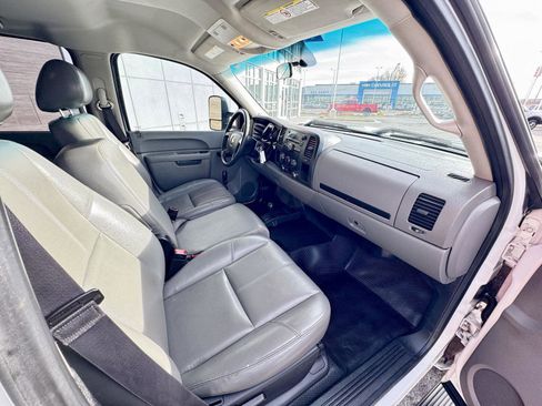 Used 2014 Chevrolet Silverado 2500 W/T image 42