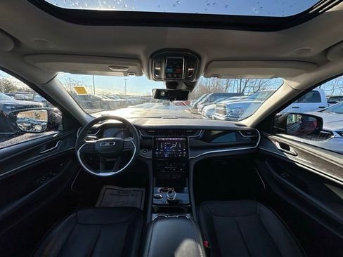 Used 2022 Jeep Grand Cherokee Limited 4xe w/ Luxury Tech Group II image 2