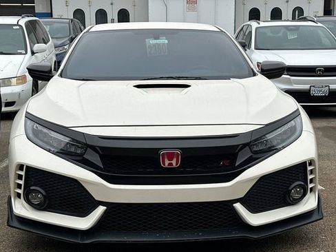 Used 2018 Honda Civic Type R image 3