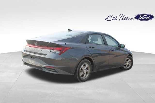 Used 2022 Hyundai Elantra SE w/ Preferred Accessory Package FWD image 5