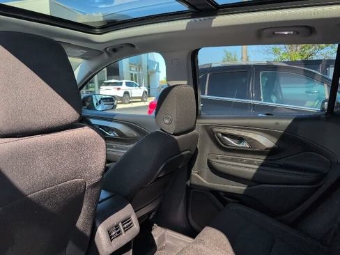 Used 2023 GMC Terrain SLE w/ Driver Convenience Package AWD/4WD image 10