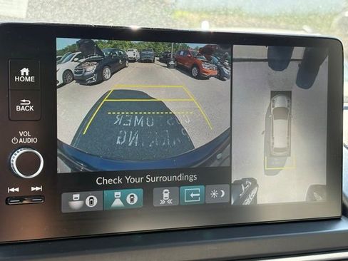 Used 2025 Honda Pilot Elite image 18