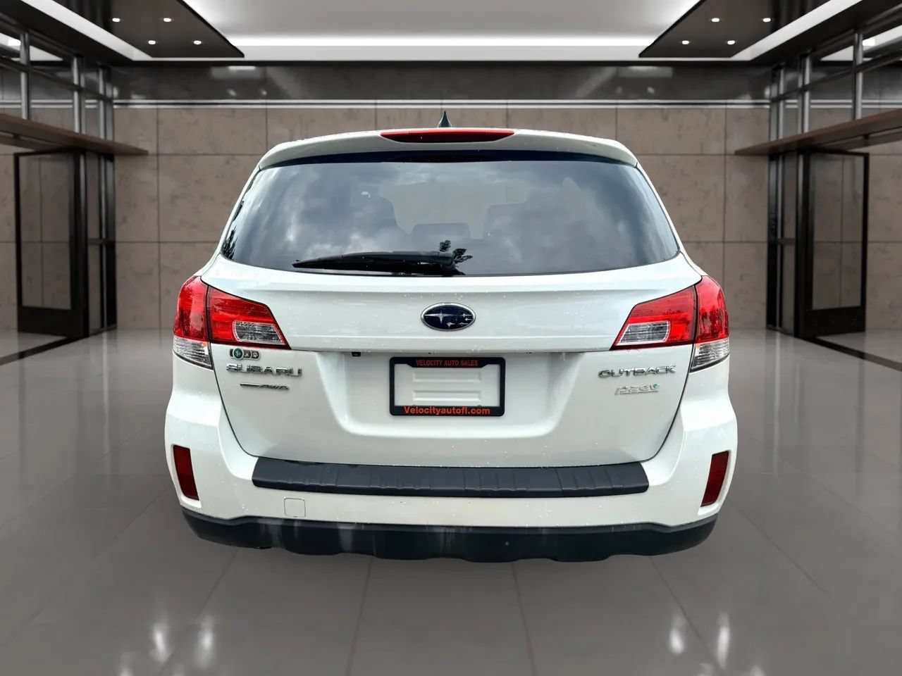 Used 2013 Subaru Outback 2.5i Limited w/ Moonroof Pkg AWD/4WD image 4