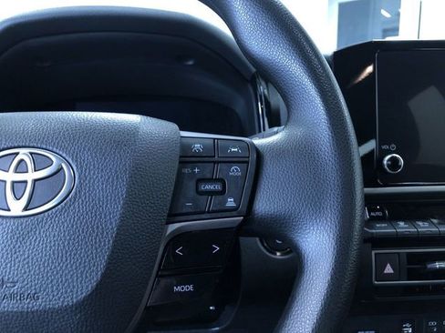 Used 2025 Toyota Camry LE image 27