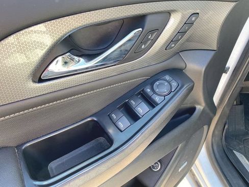 Used 2023 Chevrolet Traverse Premier w/ LPO, Floor Liner Package AWD/4WD image 24