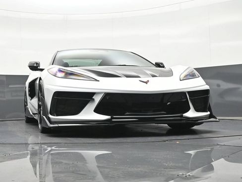 Used 2025 Chevrolet Corvette Stingray Preferred Conv w/ Z51 Performance Package RWD image 32