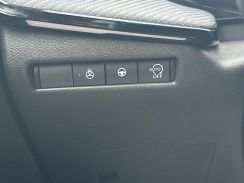Used 2025 Nissan Kicks SR w/ SR Premium Package FWD image 31