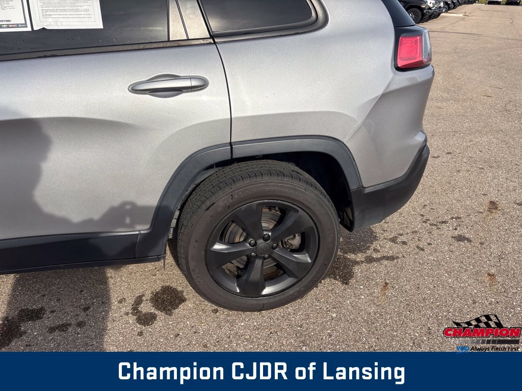 Used 2019 Jeep Cherokee Latitude Plus AWD/4WD image 27
