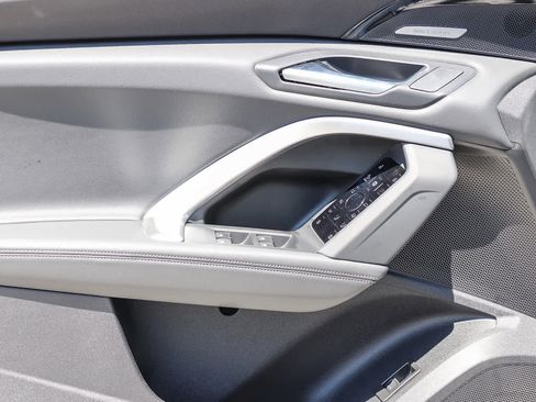 New 2025 Audi Q5 Prestige image 24