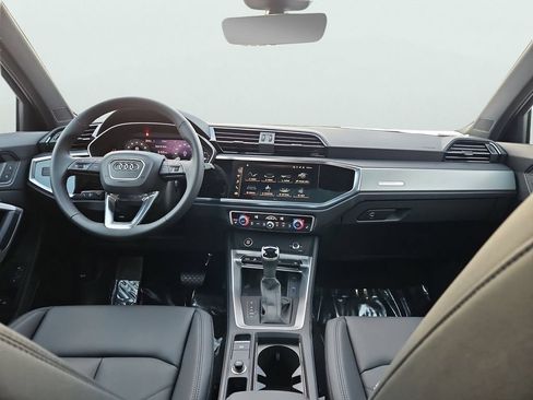 Certified 2025 Audi Q3 2.0T Premium AWD/4WD image 5