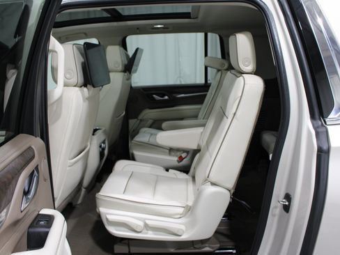 Used 2023 GMC Yukon XL Denali RWD image 21