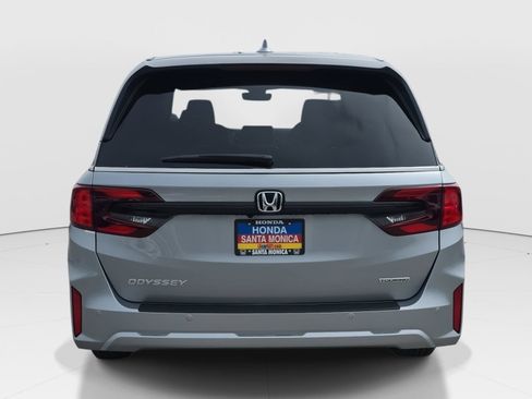 New 2026 Honda Odyssey Touring image 6