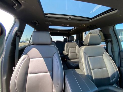 Used 2023 Chevrolet Traverse Premier w/ Redline Edition AWD/4WD image 28