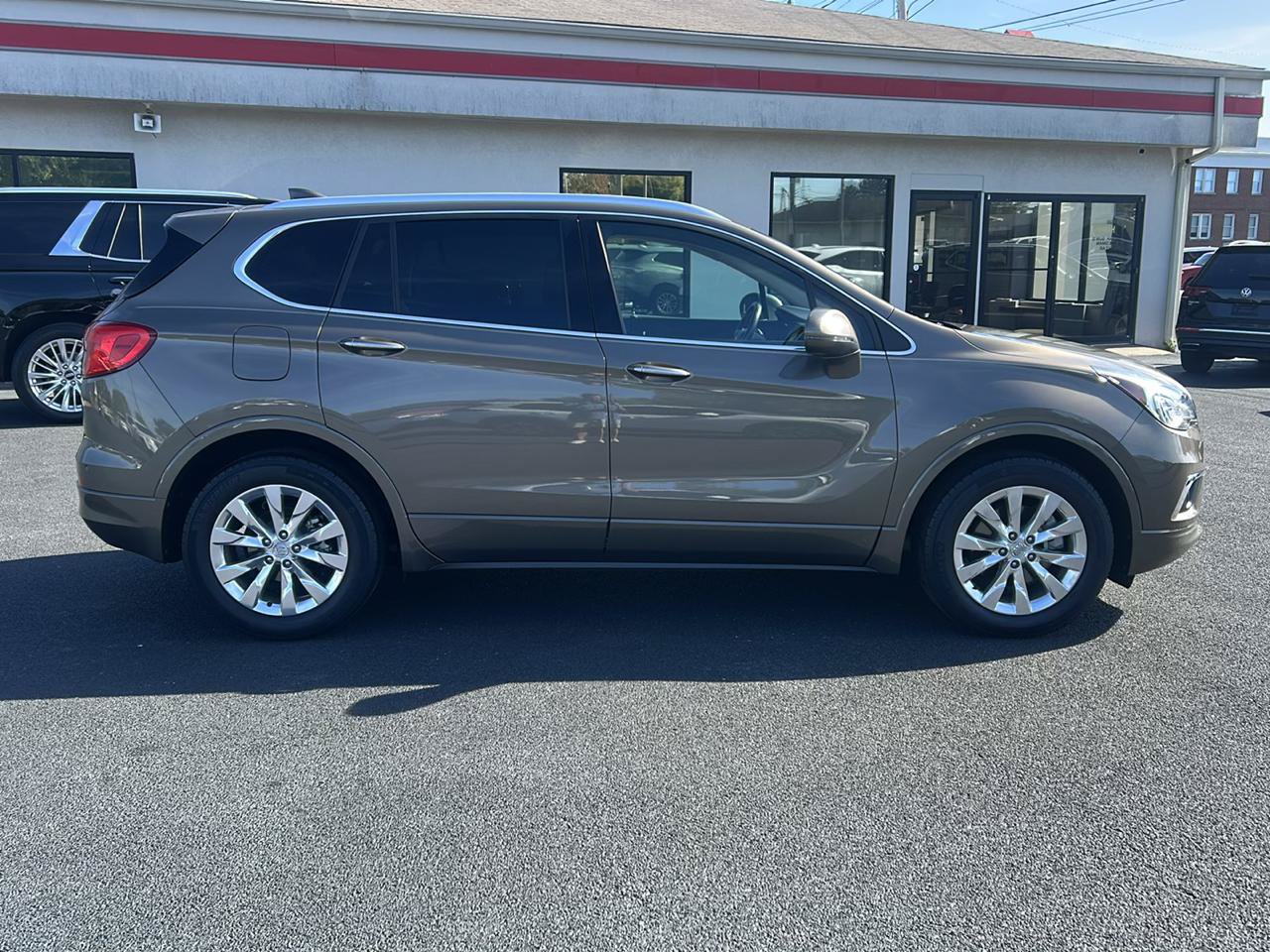 Used 2018 Buick Envision Essence w/ LPO, Interior Luxury Package FWD image 4