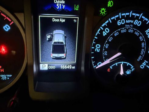 Certified 2023 Toyota Tacoma TRD Sport image 36