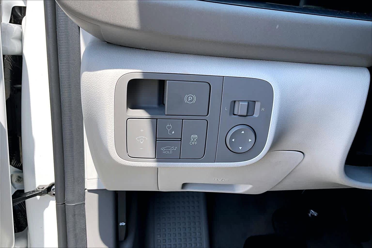 Certified 2025 Hyundai Ioniq 6 SEL RWD image 35