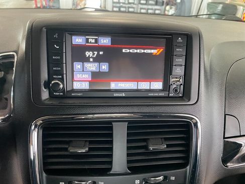 Used 2017 Dodge Grand Caravan SXT FWD image 13