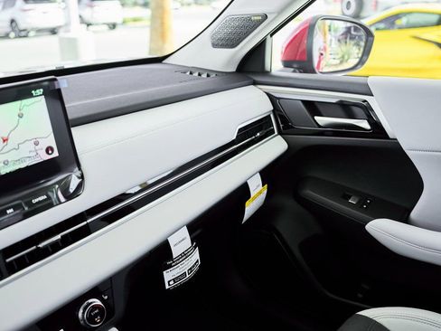 New 2026 Mitsubishi Outlander SE image 55