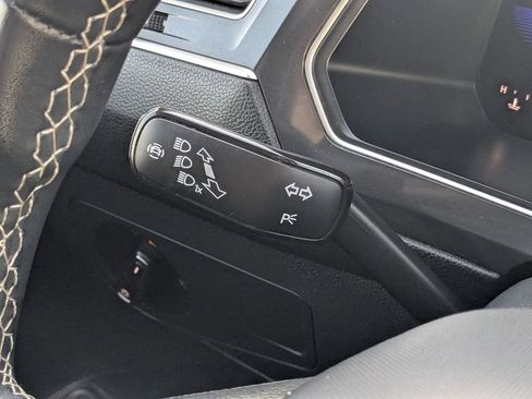 Used 2024 Volkswagen Tiguan SE image 24