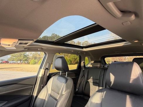 Certified 2025 Nissan Rogue SL w/ Tech Package image 24