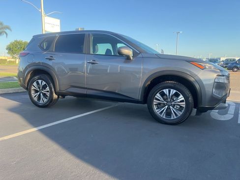 Used 2023 Nissan Rogue SV FWD image 9