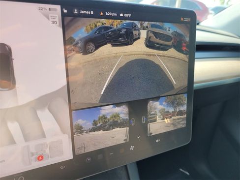 Used 2022 Tesla Model Y Performance image 34