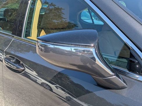 Used 2025 Lexus ES 350 w/ Premium Package FWD image 10