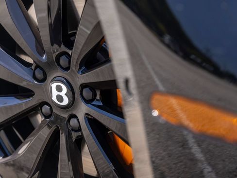 Certified 2025 Bentley Continental GT AWD/4WD image 8