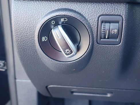 Used 2012 Volkswagen Tiguan SE FWD image 18