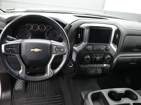 Used 2022 Chevrolet Silverado 1500 LT w/ Z71 Off-Road Package AWD/4WD image 22