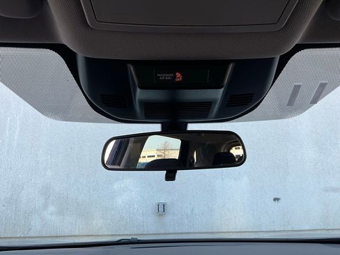 Used 2025 Nissan Rogue SV image 18