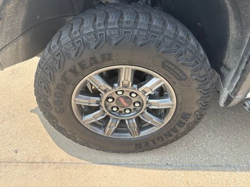 Used 2024 GMC Sierra 1500 AT4X AWD/4WD image 2